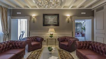 Sala de estar en el lobby