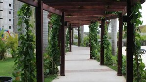 Courtyard - Paraiso de Verano (Puñal)