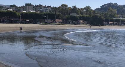 Helle Wohnung 300 Meter vom Strand von El Palo entfernt.
