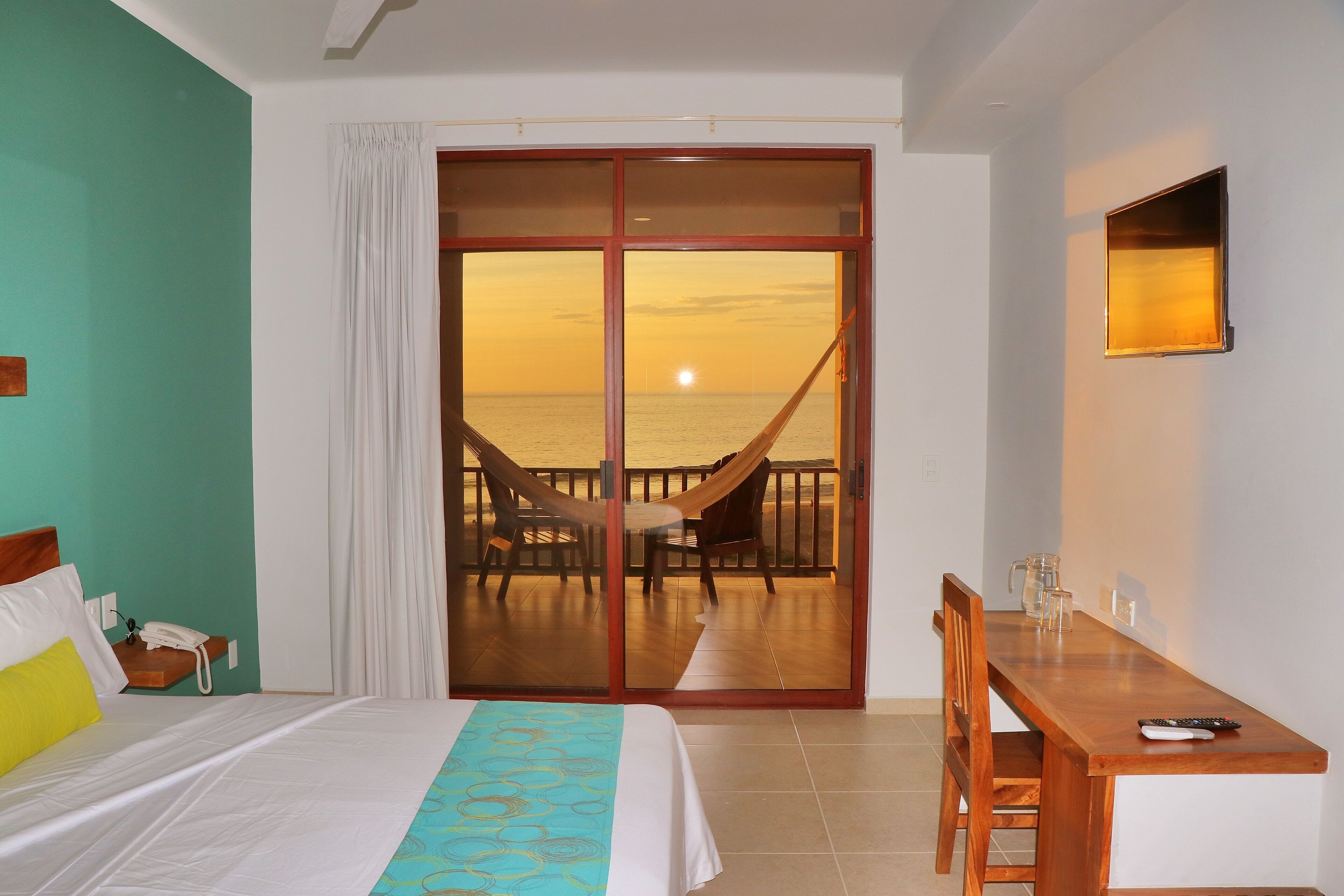 panoramic room | in-room safe, desk, laptop workspace, free wifi