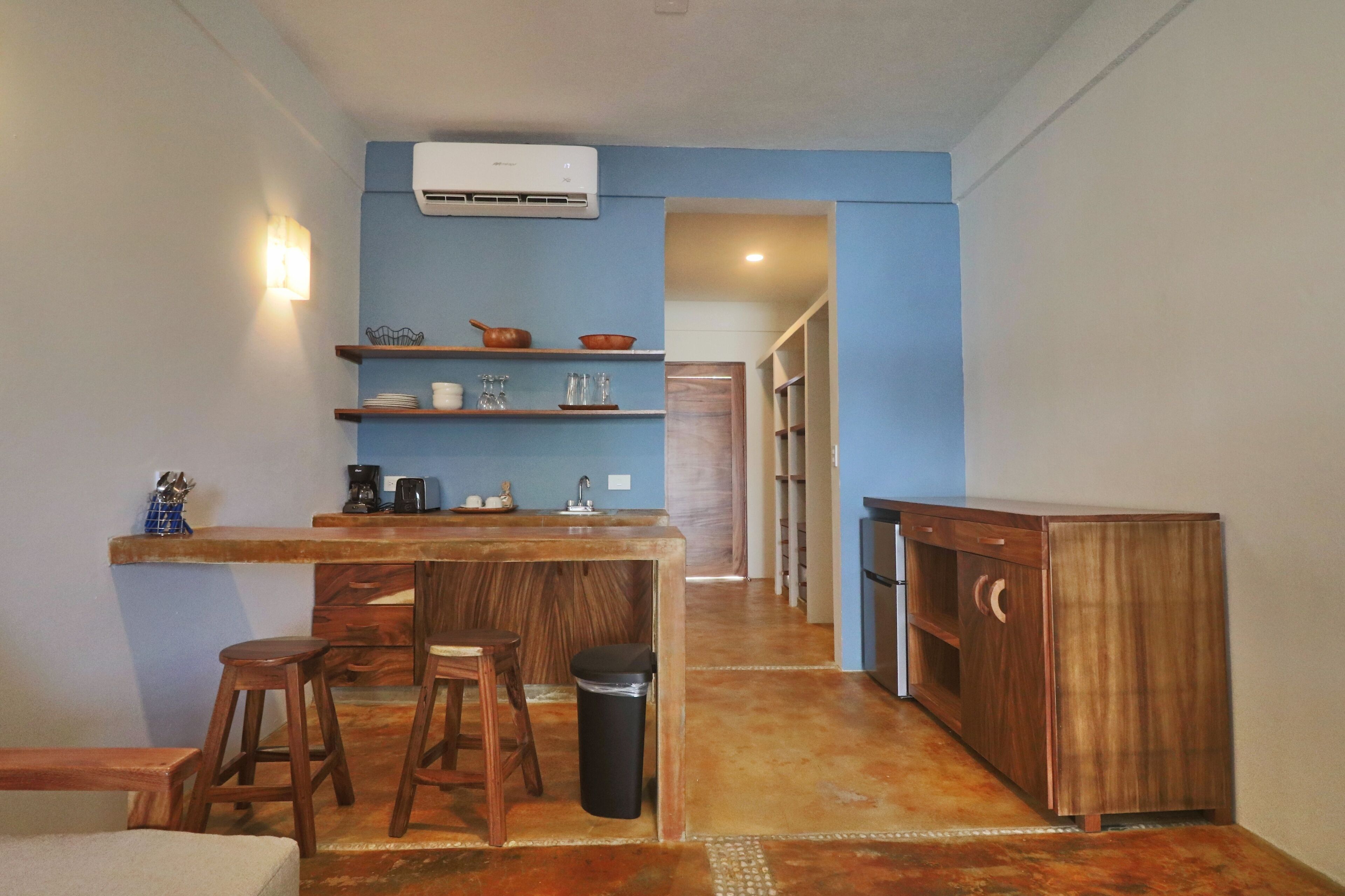 standard room | private kitchen | coffee/tea maker