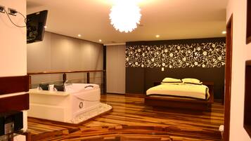 Presidential Suite, Jetted Tub | 1 bedroom, free WiFi, bed sheets