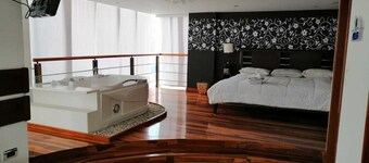 Hotel Torre De Cristal