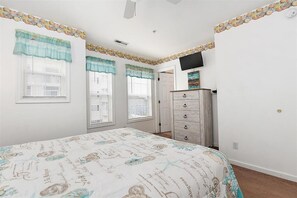 3 bedrooms, iron/ironing board, free WiFi