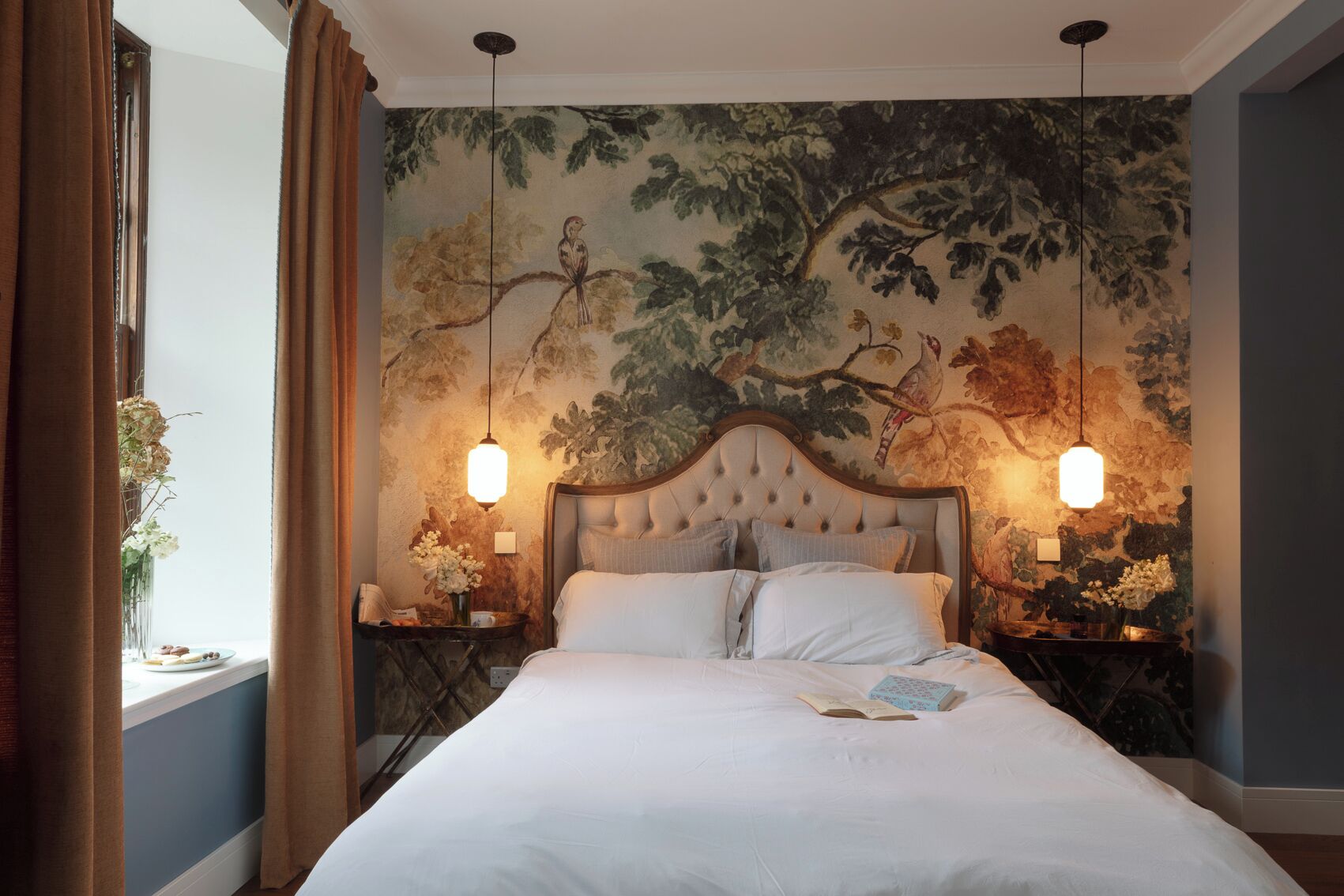 6 chambres, bureau, fer et planche à repasser, lit parapluie