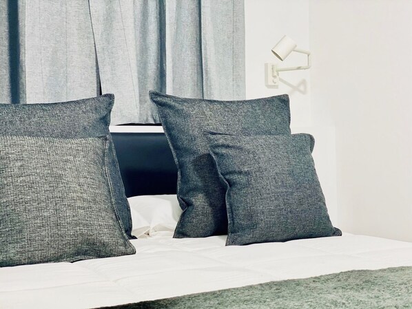 1 habitación, tabla de planchar con plancha, wifi y ropa de cama 