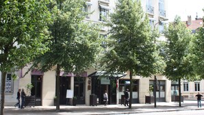 Front of property - L'Univers (Reims)