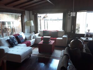 Ferienhaus, 4 Schlafzimmer | Wohnzimmer | Flachbildfernseher, DVD-Player
