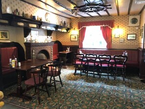 Dining - The Dog & Doublet Inn (Sutton Coldfield)