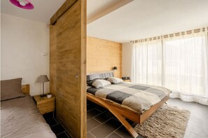 4 chambres, fer et planche à repasser, lit parapluie, Wi-Fi gratuit