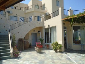 Exterior - Irida Apartments. One-Bedroom Apartment with Sea View (3 Adults) (Georgioupoli)