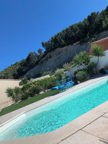 Modern air-conditioned villa in a quiet location with swimming pool between Cassis and La Ciotat
