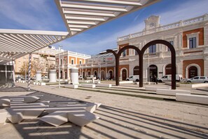 Point of interest - Alcazar Gardens, 6 people (Sevilla)