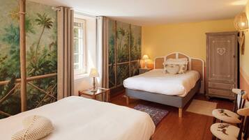 2 soveværelser, pengeskab på værelset, strygejern/strygebræt