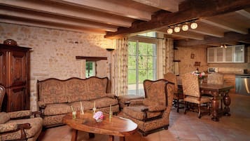 TV, DVD player, ping pong, books