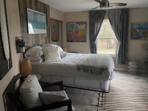 1 bedroom, iron/ironing board, WiFi, bed sheets - Desert oasis - Hot tub and view (Yucca Valley)