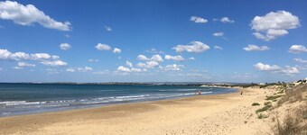 ビーチのヴィラルマー