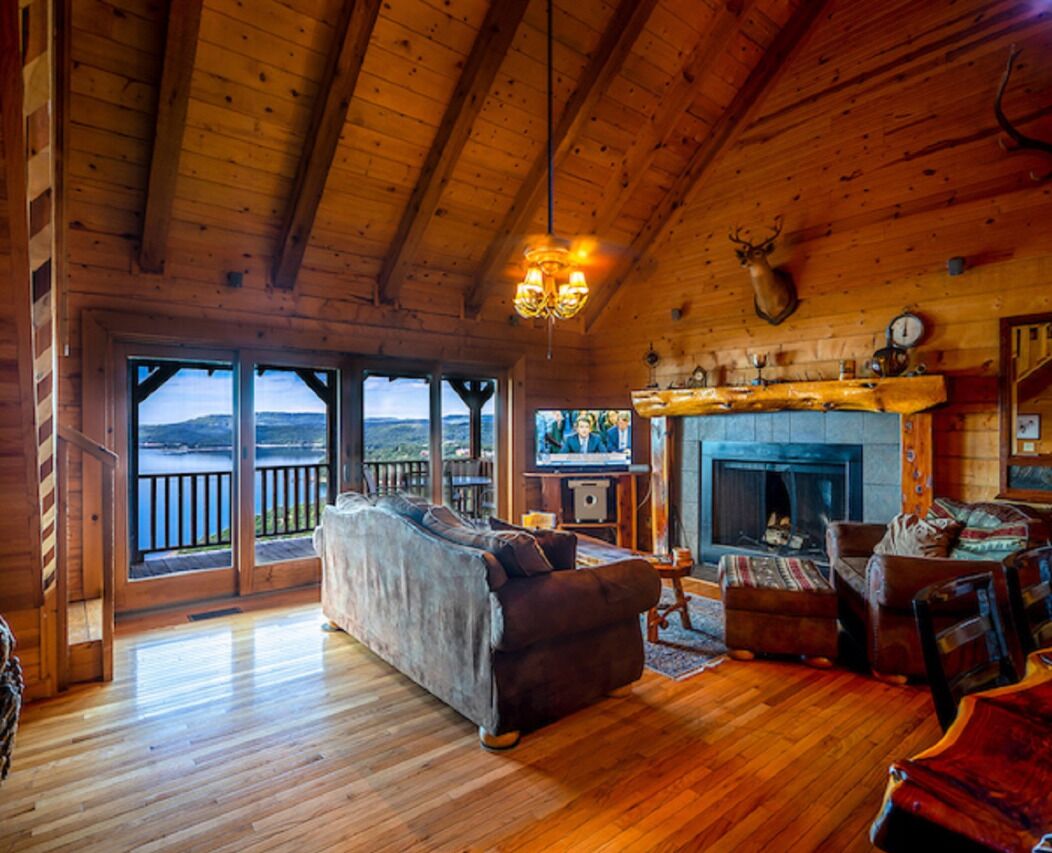Bucky's Place-Sunset views from high above Beaver Lake!