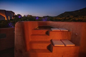 Tina de hidromasaje al aire libre