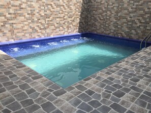 Kolam renang terbuka 