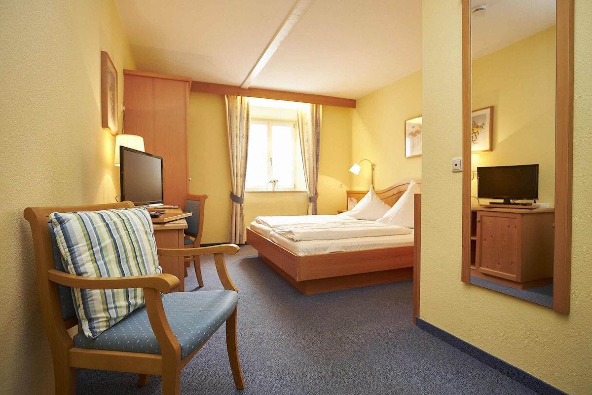 Standard Double Room, 1 Double Bed | Hypo-allergenic bedding available, iron/ironing board (on request)