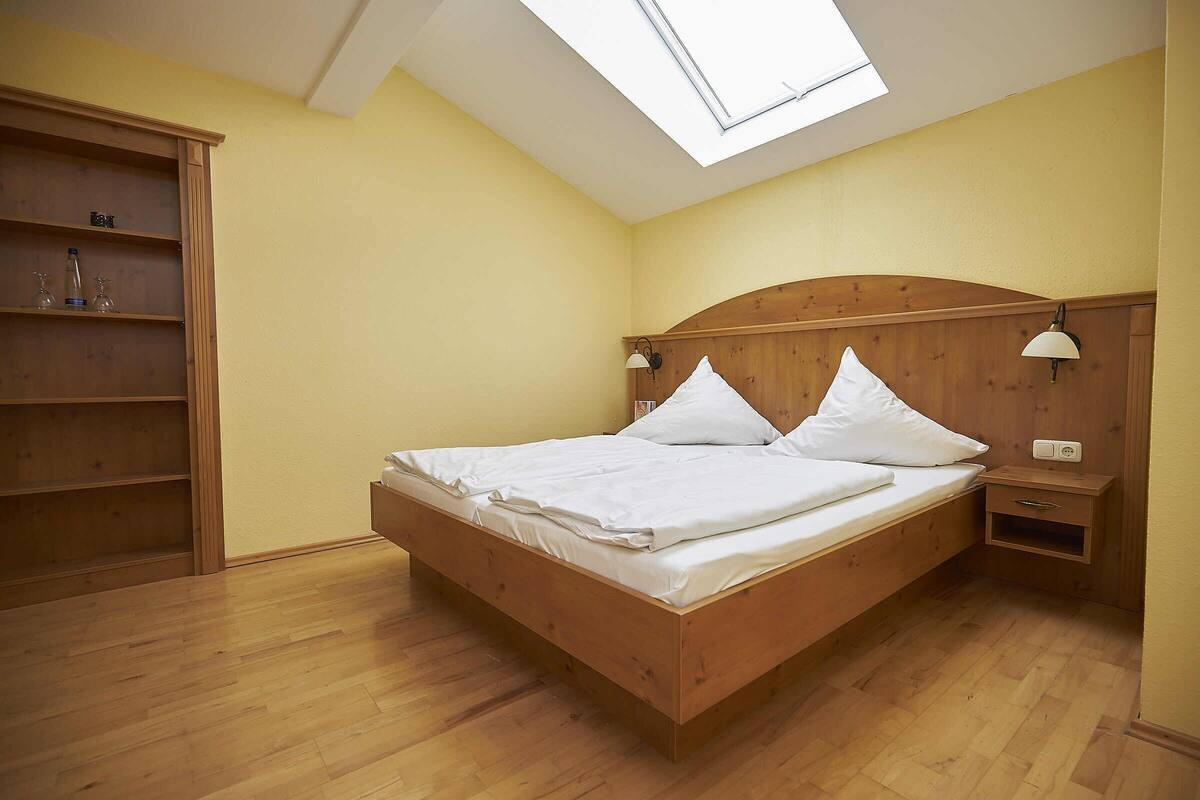 Comfort Studio | Hypo-allergenic bedding available, iron/ironing board (on request)