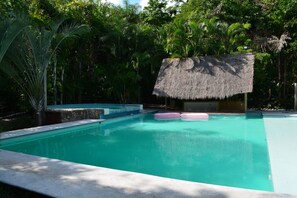 Outdoor pool, open 8:00 AM to 10:00 PM, free cabanas - Río Aventura Expediciones (Jalcomulco)
