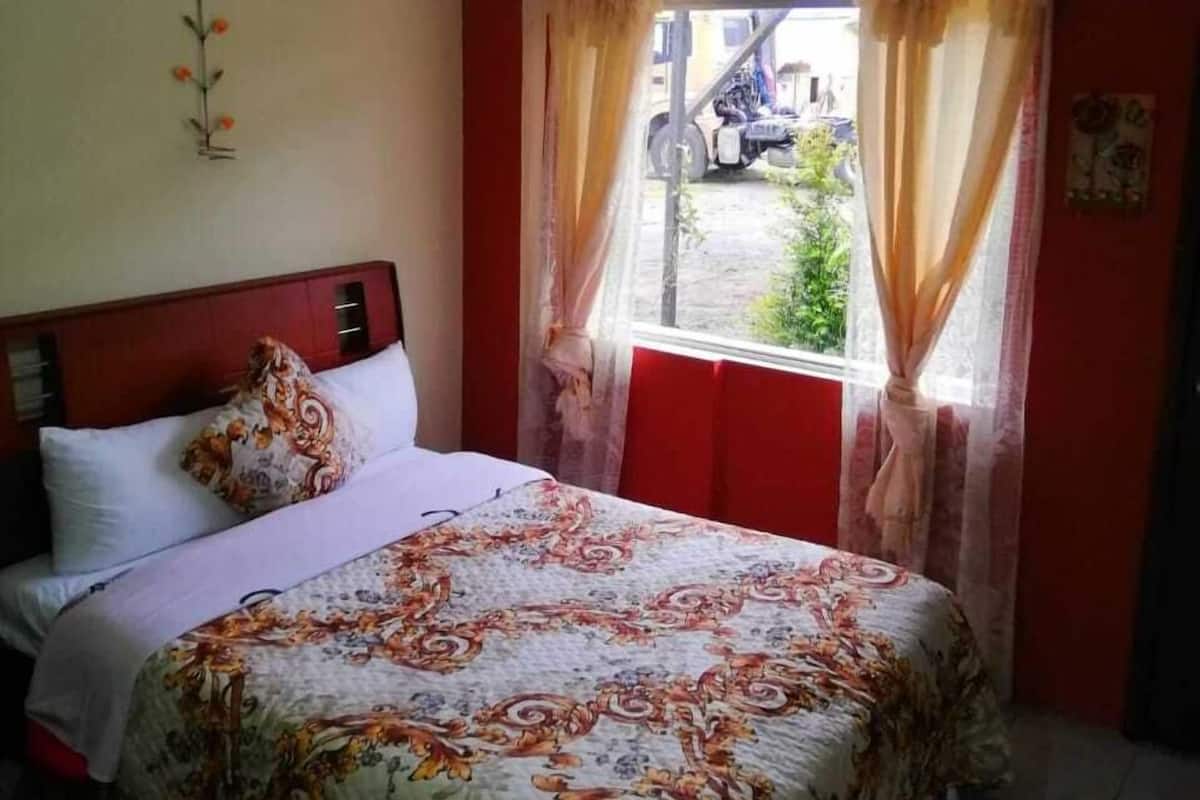 WiFi (free), bed sheets