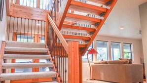 Living room - Virginia Rail Lane 11 (Bend)