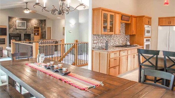 House, Multiple Beds, Hot Tub, River View | Private kitchen - Virginia Rail Lane 11 (Bend)