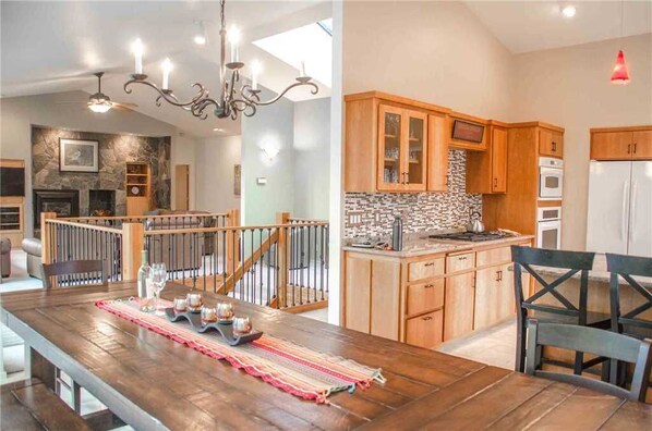 House, Multiple Beds, Hot Tub, River View | Private kitchen