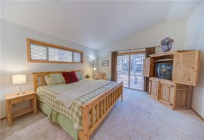 House, Multiple Beds, Hot Tub