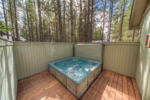 House, Multiple Beds, Hot Tub | Spa