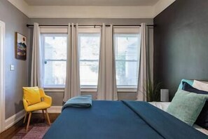2 chambres, fer et planche à repasser, Wi-Fi, draps fournis