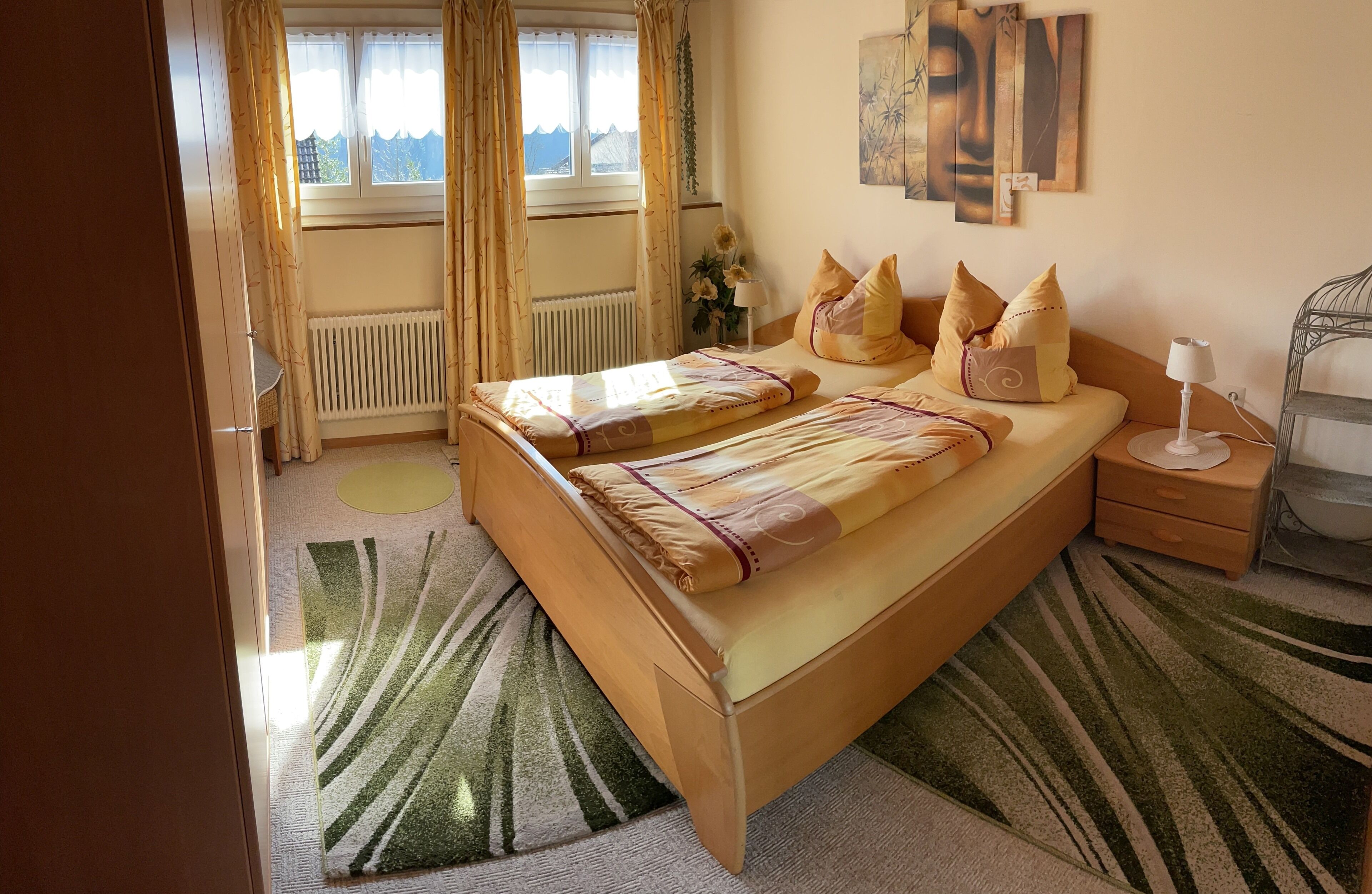 2 makuuhuonetta, silitysrauta/-lauta, ilmainen Wi-Fi, vuodevaatteet