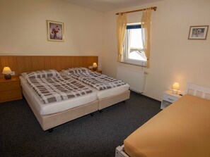 2 bedrooms, WiFi, bed sheets