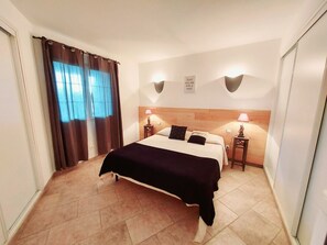 2 Schlafzimmer, Bügeleisen/Bügelbrett, Reisekinderbett, WLAN