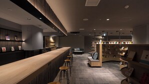 Lobby-lounge