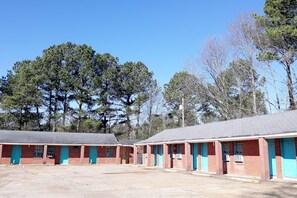 واجهة المنشأة