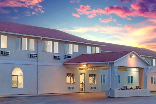 Front of Horizon Hotel