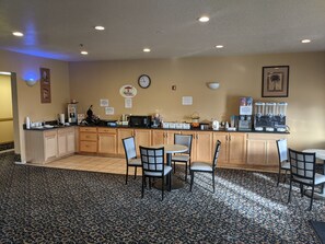 Dining - Non-Smoking 2 Queen Beds (Vernal)