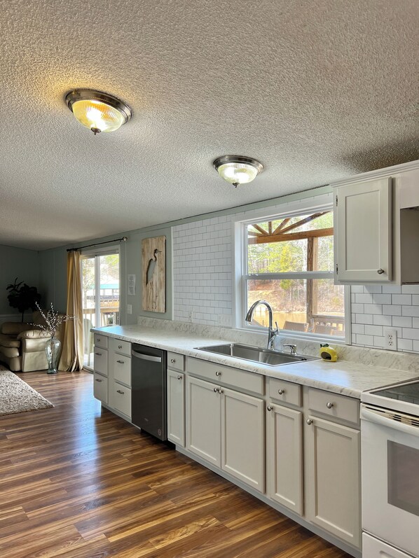 Fridge, microwave, oven, stovetop - 5 bedroom lake front home on Lake Secession (Iva)