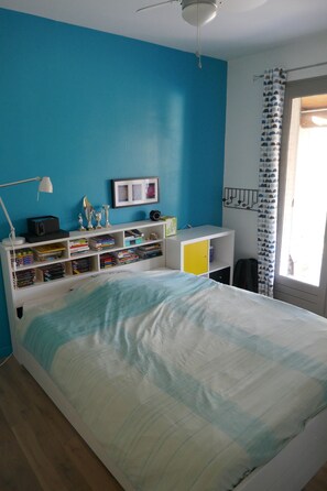 4 habitaciones, tabla de planchar con plancha, cuna de viaje y wifi 
