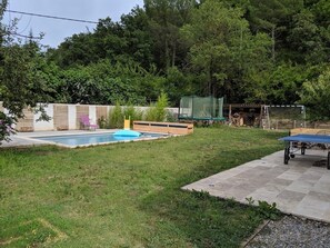 Property grounds - House at the foot of the Luberon 160 m2 at the edge of the forest with swimming pool (LA TOUR-D'AIGUES)