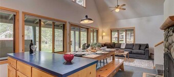 2 Circle 4 Cabin