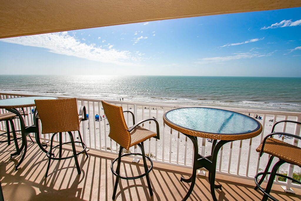 PRIME CORNER 4th FLOOR UNIT 3/2 NEW FULLY RENOVATED IN SEAGATE BEACHFRONT CONDO
