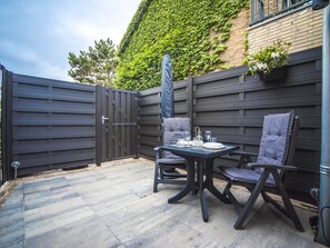 Outdoor dining - Amsterdam Beach Studio I (Zandvoort)