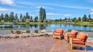 Outdoor pool - 56790 Dancing Rock Loop (Bend)
