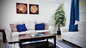 Smart-TV, peis og bøker