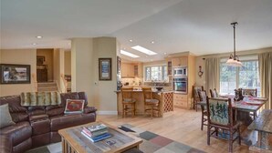 Ferienhaus, Mehrere Betten, Whirlpool | Wohnzimmer